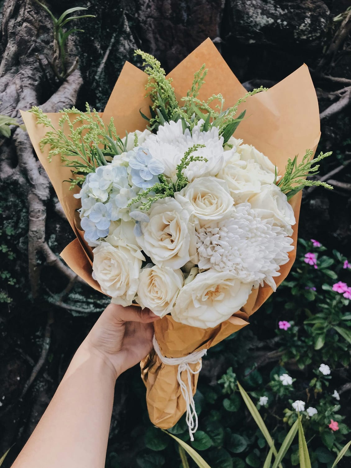 how to keep flowers fresh longer